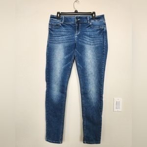 Large/regular length Maurices jeans